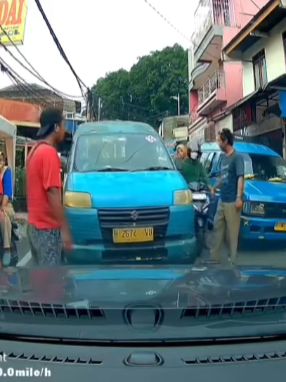 Ada yang mau belain angkot? #dashcam #dashcamindo #dashcamindonesia #otomotifindonesia #dashcamvideos #angkot