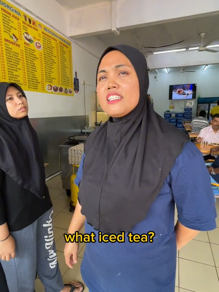 $0.60 Malay iced tea 🇲🇾 #malaysia #kualalumpurmalaysia #streetfoods #malayalam