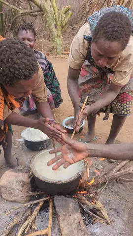 Wow,, 😲 it's kitchen woman hadzabe tribe cooking and eating food