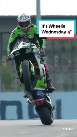 It's the day! It's #WheelieWednesday 🚀 Check out Alex Lowes wheeling through Donington last year 🤩 #UKWorldSBK 🇬🇧 #WorldSBK #motorcycle #motorsport #racing #sportsontiktok