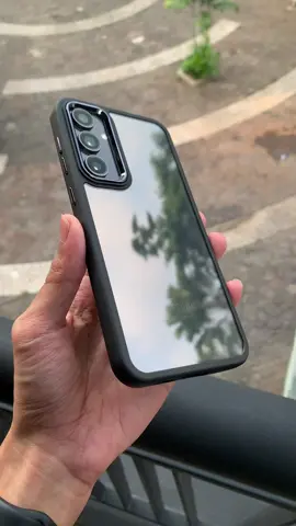 Rekomemdasi case cakep, kalo pake case ini hp kamu jadi auto cakep juga keliatan clean dan yang paling penting tersedia di bangak merk dan tipe hp kamu 🫶🏻 #rekomendasicase #pelindunghp #casinghp #softcase #casebening 