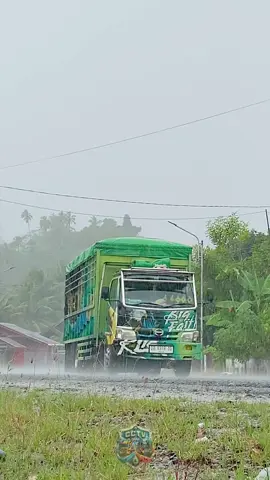 Big Faith 🌧🌧🌧 #cctvbmr #driversulawesi #driverstory #lintassulawesi #trukindonesia #drivertruksulawesi #cctv_truck_indonesia #truklintassulawesi #truck @whyu 