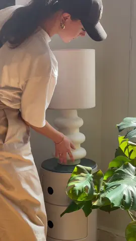Plateau en marbre + Componibili = match ultime 💘 (maintenant dispo sur le site le plus cool de déco) #thecoolrepublic #decoration #parisianstyle #kartell #trend #marble #marbre #pourtoi #fyp 