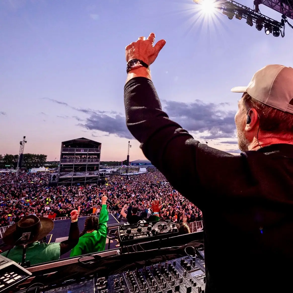 We’ve played some unforgettable #ibizaclassics shows but this one is right up there with the best of them! Headlining at @Silverstone @Formula 1… massive crowd, incredible atmosphere, thanks for dancing with us and congrats to #LewisHamilton 🇬🇧 @Jules Buckley @Vula M #electronicmusic #OnTour #ibizaclassics 