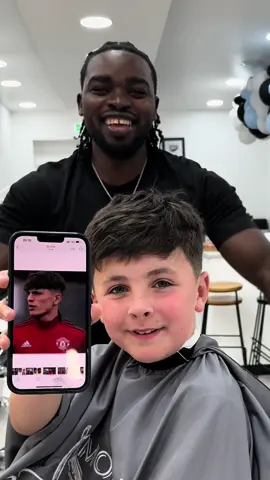 Does it suit him? 🔥  #barber #garnacho #manunited 