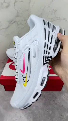 NIKE AIR MAX PLUS TN 3 