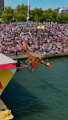 Pour rappel, l’objectif est de voler le plus loin possible 🤡 #RedBull #flugtag #redbullflugtag #fail 