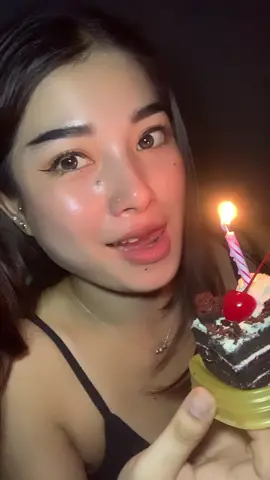 #20ปีของฉันที่ไม่ได้แย่ #เป่าเค้กคนเดียว #ขอให้โลกใบนี้ใจดีกับฉัน🖤 