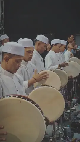 jadikan majelis solawat sebagai healing terbaikmu 🤗🤗 #zahirmaniaindonesia🇲🇨 #hadroh #gandrungnabi #gandrungnabi #foryoupage #hadrohsholawat #lewatberanda #solawatviral #fypシ 