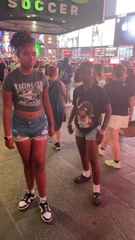 #newyork #townsqaure #nyc #fyp #foryou #foryoupage #famous @aniyaaa 