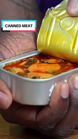 🗣️#RAMFAM who doesn’t like a can of mussels drenched in #cheese  - Lets dig in! #seafood #ASMR