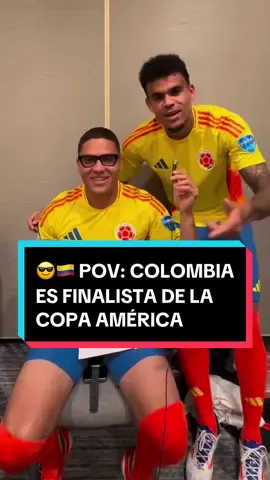 ¡QUÉ CALIDOSO, QUÉ MOSTRO! 😎🇨🇴 #Colombia celebra a puro ritmo su pase a la FINAL de la #CopaAmérica 🎶⚽️ 🎥 @CONMEBOL Copa América™️  #TikTokDeportes #LuisDiaz #JuanferQuintero #Futbol