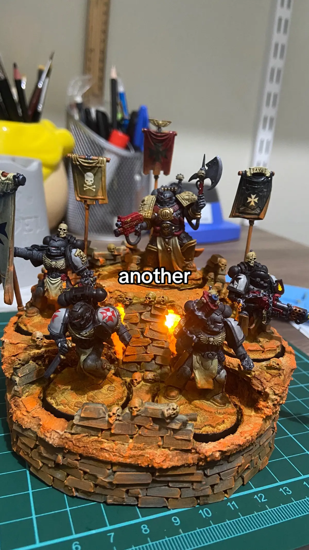 Paying homage to one of the most influential 40k artists of all time, I could only ever hope to emulate what you do, Mr Blanche 👍 #warhammer40k #warhammer40kmeme #warhammertiktok #gamesworkshop #warhammerpainting #johnblanche #blacktemplars40k 