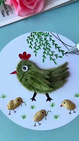 Use dogtail grass and peanut shells to make an interesting picture of a mother hen with chicks #handmade #crafts #viral #foryou #foryoupage #grow #handmadecrafts #growmyaccount #trending #viralvideo 
