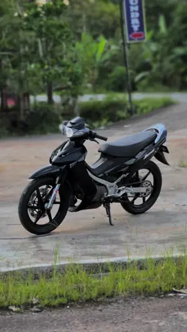 Woeehh lagi santai kawan😎🤙🏻 #satriahiu#satrialscm#suzuki#suzukisatria #2takyogya #2takindonesia #2takunderbone #2takjogja #2strokejogja#2tak_lovers #2taksolo #2taksoloraya #bebekgoreng2tak #2strokelovers_id #2taksumatra #2takstandar #2takunderbone #2strokeindonesia#twostroke #2stroke#2takkalimantanbarat 