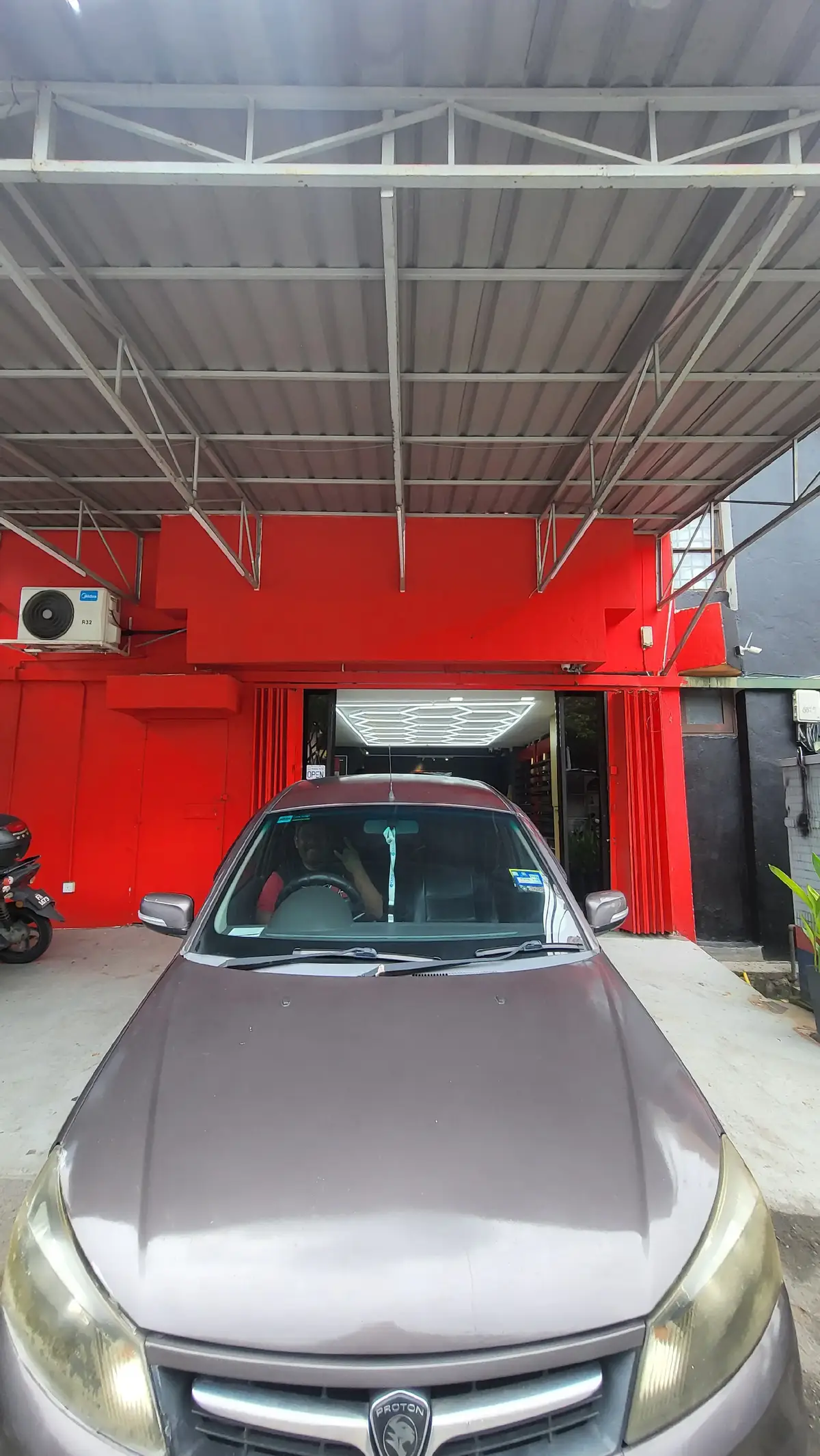 Tinted Anda panas dan lambat sejuk,kami kan ada,datang la ke kedai kami,mari ramai ramai serbu kedai kami🥰#tinted#murah#sunz#sunztinthq#foryoupage#fypシ゚viral 