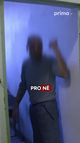 I přes velkou kontrolu se vězňům daří do vězení propašovat všelijaké předměty. 🤔 Šťáry na oddílech jsou proto běžnou součástí náplně práce vězeňské služby. 👮🏻‍♂️ První díl dokumentární série Ve službě: Za mřížemi najdete už nyní na prima+ 📲 #primaplus #protebe #whattowatch