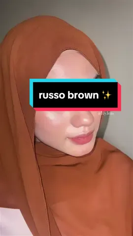 feeling cantik today.. • • yang cari code brown effect bright sikit boleh try this code russo brown • • sebab lens dia tak gelap sangat dan tak bright sangat sesuai for daily and event juga . item ada dekat bag kuning • #fyp #fypシ #capcut 