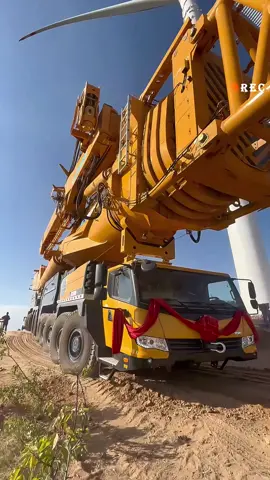The world's first crane, heavy machinery, only four cars are produced in the world.#amazing #fyp #viral #infrastructure #china #world #documentary 