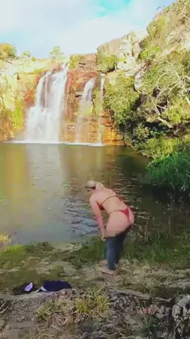 Bathing in the stream #tourism #Outdoors #survival #bushcraftsurvival #foryou #usa_tiktok 