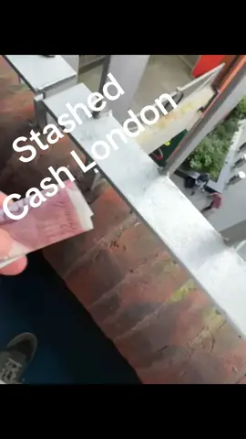 Hey guys what a lovely sunny day its been. Will you be the lucky one that finds this cash?. Follow us for more daily drops of cash and luxury goods. #londontiktok #londonhotspots #westlondon #cashbackchallenge #londonlife 