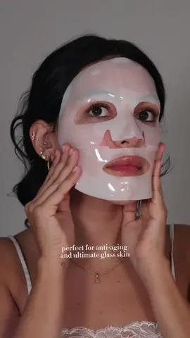 Such a great face mask🤍 @Sungboon Editor Official @sungbooneditor_us #primeday #sunboonpartner #collagen #collagenmask #sungbooneditor #sungbooncollagenmask #overnightmask Hantiaging #agingcare #kbeauty #koreanskincare #DeepCollagenPowerBoostingMask #collagenfacemask 