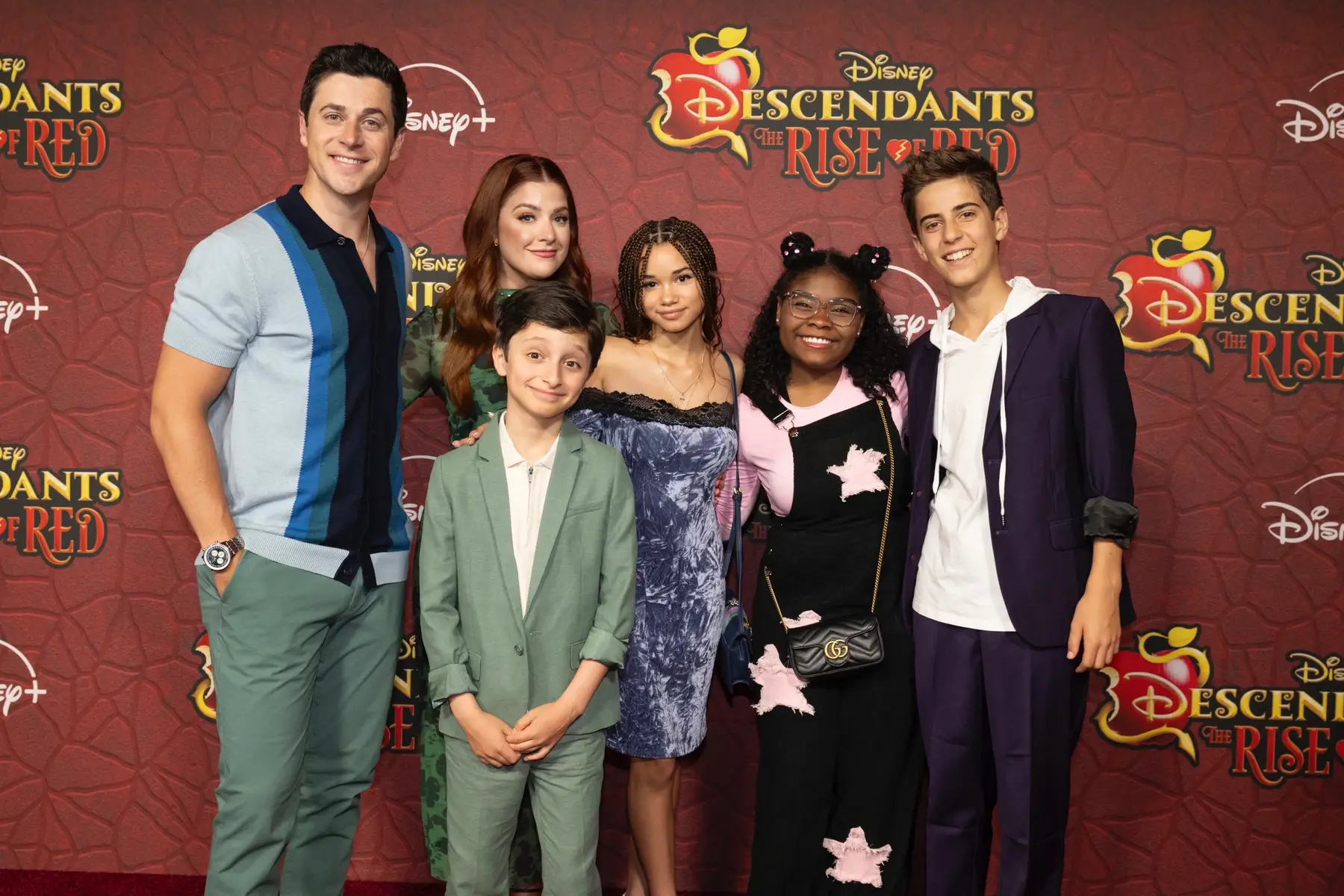 Birthday fun with my family and wizards family at the @Disney Descendants premiere! It was Pia’s first premiere and she was stoooooked haha! 😂 #Disney #disneydescendants #descendants #WBWP #WizardsBeyondWaverlyPlace #Premiere #fyp #foryou 