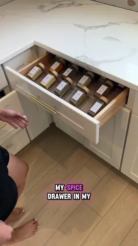 Organizing the spice drawer in my new kitchen!🥰 #kitchen #organization #spices #newhome 