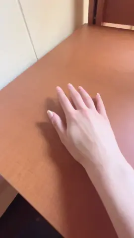 ASMR ☺︎ Lofi - Fake nails tapping on wooden vinyl desk  #asmr #asmrsounds #asmrvideo #lofiasmr #tappingasmr #tapping #lofi #fakenailasmr #calm #visualasmr 