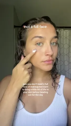 #simplemakeup #makeuptutorial #beauty #naturallookmakeup #creatorsearchinsights 