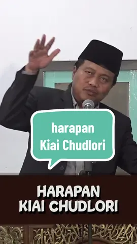 Guru itu tidak hanya sekedar mengajarkan teori-teori belaka, namun guru juga harus bisa memberikan contoh dan suri tauladan kepada masyarakat agar bisa diikuti dan ditiru perilakunya. Oleh karena itu sebagai seorang santri yang baru menjadi alumni janganlah kalian langsung perlihatkan ilmu dan kepintarannya. Melainkan akhlaq dan adabnya terlebih dahulu. Karena justru dengan sikap seperti itulah yang akan membuat masyarakat tertarik dengan kalian sehingga semua nasihat-nasihat kalian bisa didengar dan mudah diterima oleh mereka. #santripondok #santri #pondok #pesantren #apitegalrejomagelang #tegalrejomagelang #fyppppppppppppppppppppppp #fypdongggggggg #fypシ゚