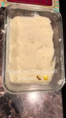 Homemade Mashed Potatoes 🤤 #mashedpotatoes #foryoupage #DinnerIdeas #cookwithme #homemade 