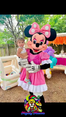 We had a fabulous time celebrating this precious princess birthday! 🥳🎉🎀 #minniemouse #bowbemine #minniemouseparty #charactersforparties #kidsentertainment #charactersforhire #mascotcharacters #majestymascots #sanantoniotx #wedontowntherightstothismusic 