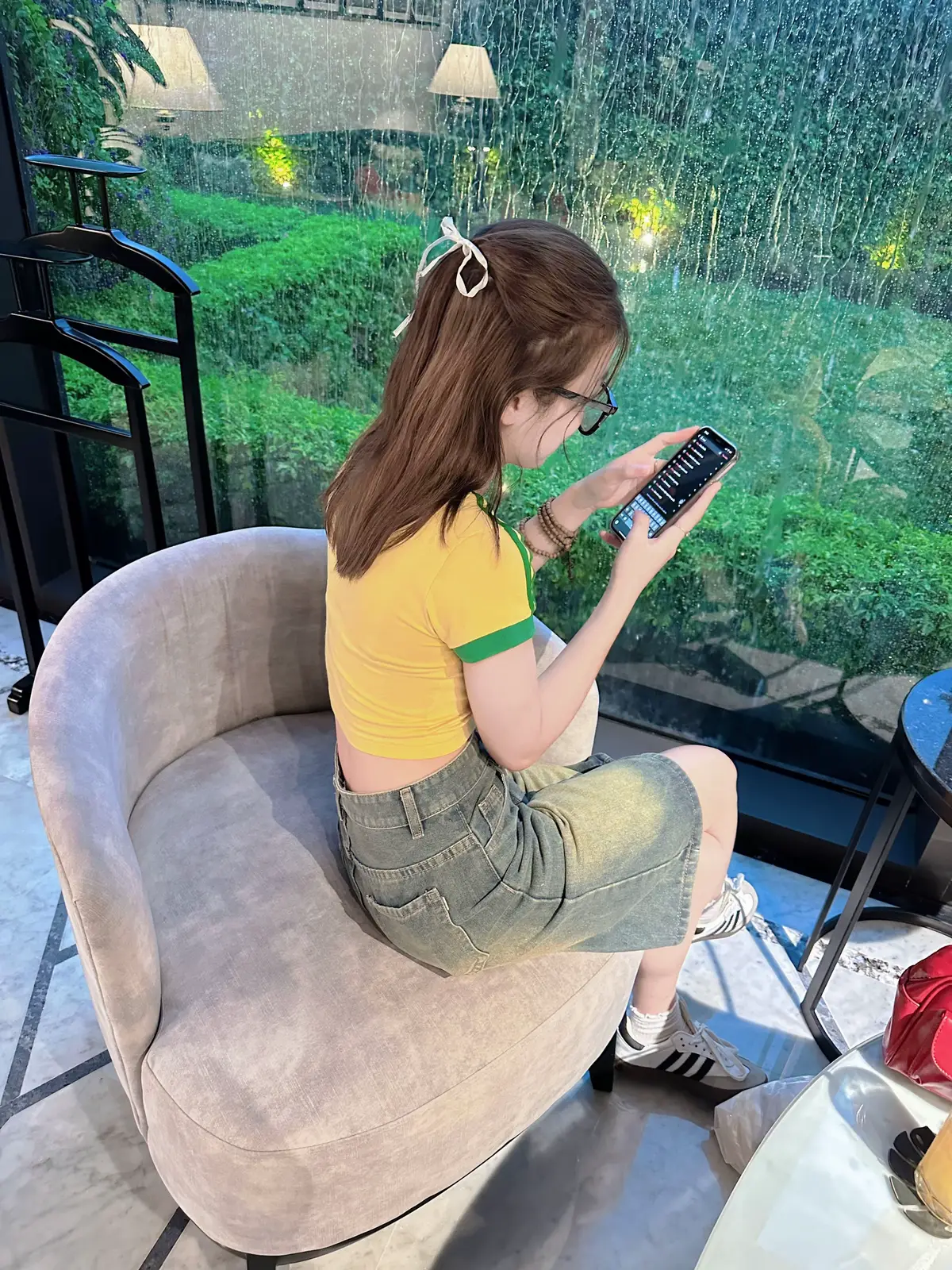 Nếu có một ngày tồi tệ, đừng suy nghĩ quá nhiều. Vì đó là một ngày chứ không phải một đời... 🍀