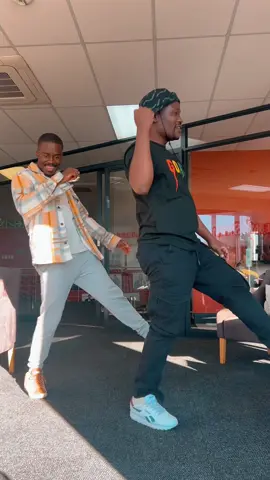 When @Clement Maosa is around, it’s always a vibe🕺🏾🚀  DC: @𝑺𝑻𝑬𝑬𝑵𝑨 🧱📌 