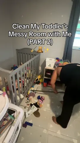 This sound though !! 🙌🏽 .. PART TWO of cleaning my toddlers room! I decluttered all their toys and clothes. 3 bags Later and a Box to donate, Im seeing the light at the end of the tunel 😩😂  #content #postit #cleanwithme #cleaningmotivation  #decluttering #midyearcleaning #CapCut #CleanTok #fyp #MomsofTikTok #momtok #realatable #latinacontentcreator #sahm #sahmcontent #cleaningtiktok 