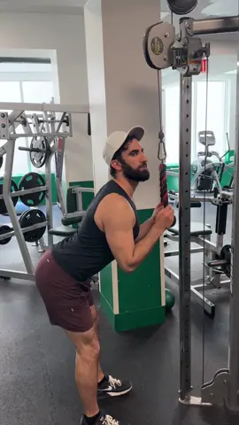 Calling all Gym Buddies, we got a new wokrout routine for you 💪🏼🍑👀🏳️‍🌈🏋️ #gym #gymworkout #gymbros 
