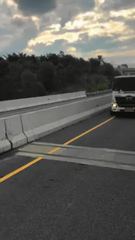 agak  terbakar #cumankernet  #drivermuda  #tianglistrik 