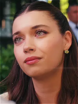 The way she looks at him with those big green eyes💚✨ #yailcapkini #yalicapkinidizi #ferit #feritkorhan #feritkorhanedit #seyran #seyrankorhan #seyrankorhanedit #seyferedit #afram #seyfer #aframert #mertramazandemir #mertramazandemiredit #afrasaraçoğlu #afrasaraçoğluedit #turkishseries #turkishdrama #diziedit #fyp 
