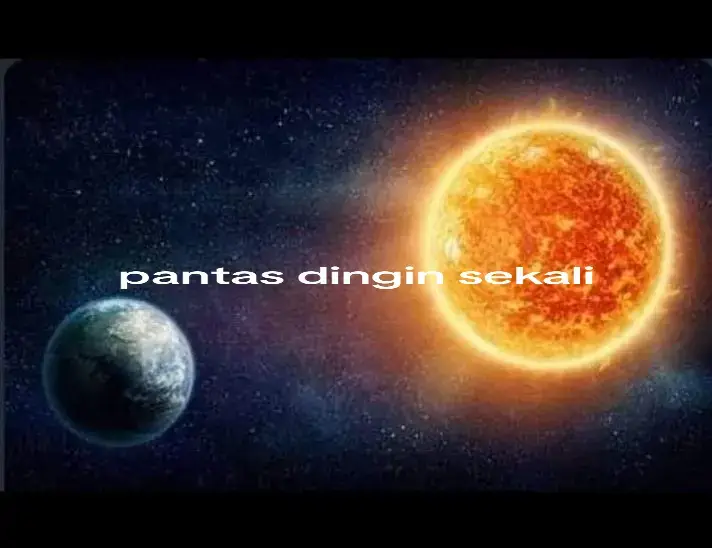 BERSIAP-SIAP MENGHADAPI SUHU BUMI LEBIH DINGIN DARI BIASANYA ... Mulai pagi ini jam 05.27 kita akan mengalami FENOMENA APHELION dimana letak Bumi akan sangat jauh dari Matahari.  Kita tidak bisa melihat fenomena tsb, tp kita bisa merasakan dampaknya.  Ini akan berlangsung sampai bulan Agustus.  Kita akan mengalami cuaca yg dingin melebihi cuaca dingin sebelumnya,  yang akan berdampak meriang flu, batuk sesak nafas dll.  Oleh karena itu mari kita semua tingkatkan imun dengan banyak2 meminum Vitamin atau Suplemen agar imun kita kuat.  Semoga kita semua selalu ada dalam lindungan_NYA.  Amin 🤲🙏 Jarak Bumi ke Matahari perjalanan 5 menit cahaya atau 90.000.000 km. Fenomena aphelion menjadi 152.000.000 km . 66 % lebih jauh.  Jadi hawa lebih dingin, semoga tidak terlalu berdampak ke badan bagi yang tak terbiasa dengan suhu ini.#fenomenaalam #dingincuy🥶🥶 