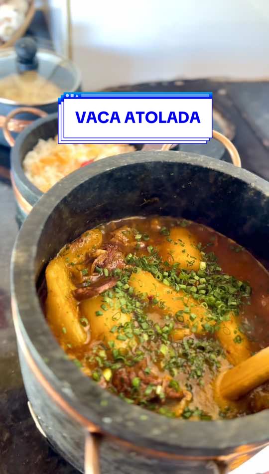 🍛✨ Bora preparar um PF de Vaca Atolada irresistível que é um clássico em Minas Gerais. 😍 Confira essa receita que é O puro caldo de Brasil, muito gostosa e com o toque especial de @Knorr Brasil ! 🤤 @Recepedia  Ingredientes:  -2 kg de costela bovina  -1 calabresa  -1 cebola grande  -4 dentes de alho  -1 tomate  -água  -1kg de mandioca  -2 tabletes de Caldo Knorr Carne  -salsinha e cebolinha  .  #VacaAtolada #ReceitaPratica #Receita #Dicas #cozinha #Carne #MG #ReceitaSimples  #PuroCaldodeBrasil *publi