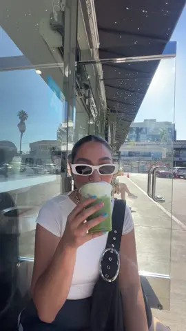 this surpassed my expectations, what a perfect matcha 🥹 #matchalatte #lafoodie #coffeeshops #minivlog #matcha #bestmatcha #damoteahousela 