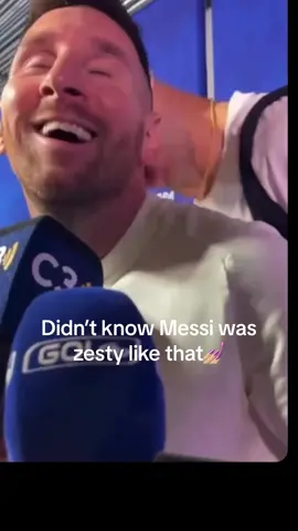 Why did bros neck arch like that💀 #messi #martinez #kiss #messiontop #copaamerica #zesty #hellnah 