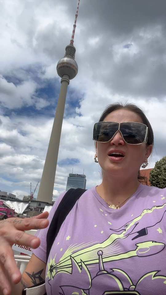 🇩🇪 #berlin #alemania #deutschland #germany #celialora #futurama #alexanderplatz #berlinerfernsehturm #torredetelevisiondeberlin 