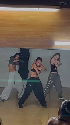 soakedddd 💧 DC by me | danced by @Pearly @Ashleigh Tavares & Pauline #dance #choreography #soaked #fyp @shy 