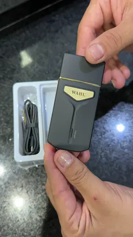 Você já conhece a nova Travel Shaver da @Wahl Clipper Brasil ? 🤩 #travelshaver #wahl #barber #barbershop #fade #wahl #wahlcollection #barbeiro #cabelo #shaver 