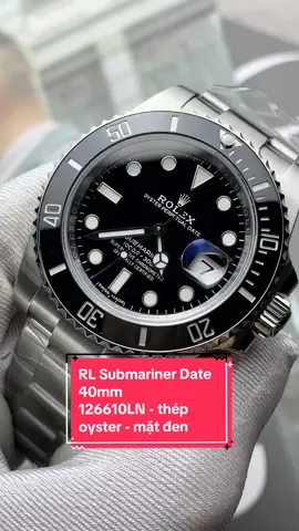 RL Submariner Date 40mm 126610LN - thép oyster - mặt đen. Đam mê kiểu dáng thể thao ae sẽ đắm chìm vào em này bởi sự mạnh mẽ trên chiếc đồng hồ này. Niềng benzel xoay đo thời gian lặn độc đáo. 1 kiệt tác chế tác trong ngành đồng hồ. #hoangduywatch #dongho #donghodep #donghonam #xh #submariner #126610ln 