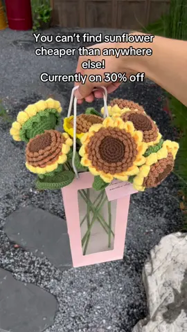So beautiful #flowers #flower #sunflower #sunflowers #gift #girl #birthdaygift #genz #flowerbouquet #tiktokshopdealforyoudays #tiktokshop #tiktokshopping 