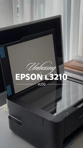👩🏻‍💻 After becoming a full-time freelance graphic designer, I decided to invest in a small printer to support my work. 🖨️ The EPSON L3210 meets my basic needs, but I am considering a printer that can handle fine art paper with a weight of 150-250gsm. ✨Do you have any suggestions for me?✨  #epson #epsonecotank #epsonprinter #graphicdesign  #graphicdesigners  #designinspo  #graphic  #graphicdesign  #designer  #design #graphicdesigner  #inspo  #collage  #brandingdesign