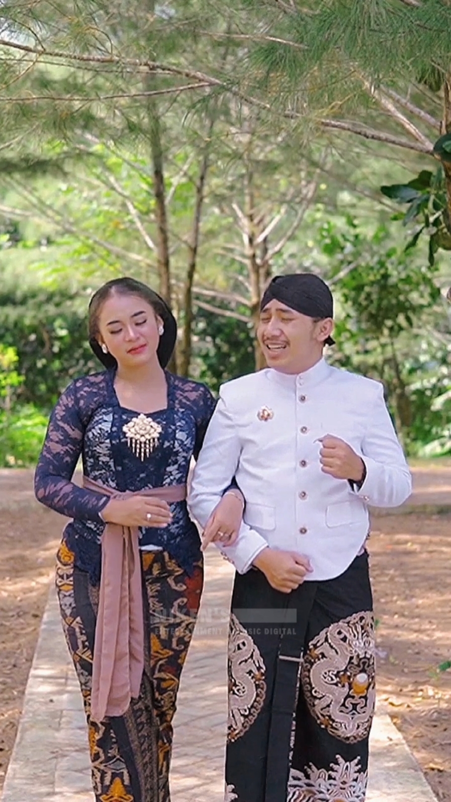 Wulan Wulangun -  Niken Salindry Feat Akbar Handoko Full Video On Youtube Channel 9 Entertainment . #nikensalindry ##nikensalindryterbaru #sanidynusantara #sanidylampung #nikensentertainment #nikensmusicdigital #9entertainment 